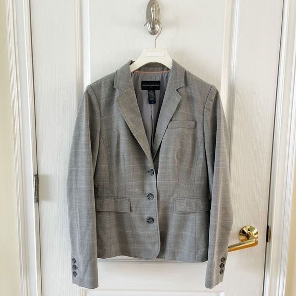 Banana Republic Jackets & Blazers - Banana Republic Size 4 Plaid Black and White Blazer with Pink Trim Lining; Three